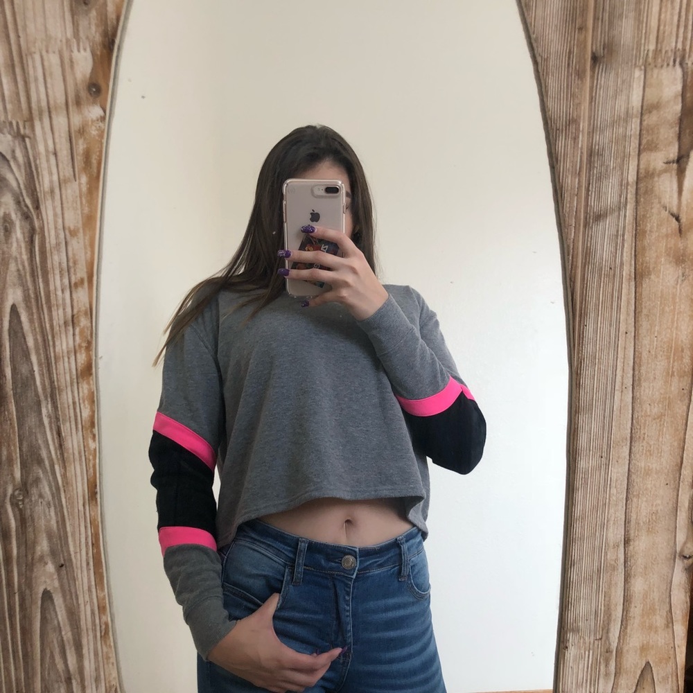 Grey crop top